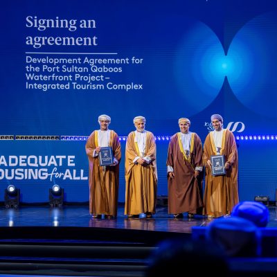 صورة من إعلان الاتفاقية بين وزارة التراث والسياحة ومجموعة عُمران - A picture from announcing the ITC agreement