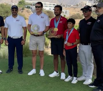 لقطة جماعية لتكريم المنتخب الوطني للجولف 360x320
